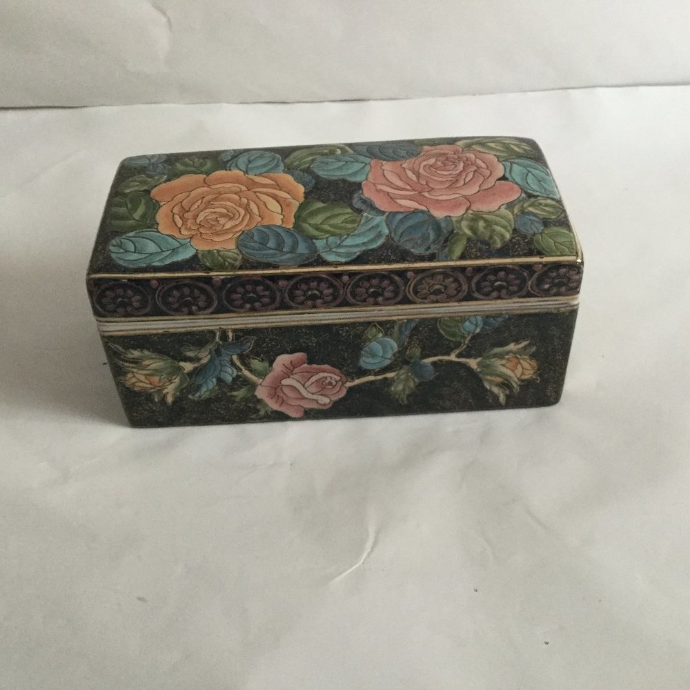 Vintage Chinese ceramic porcelain Jewlery box container lidded floral marked